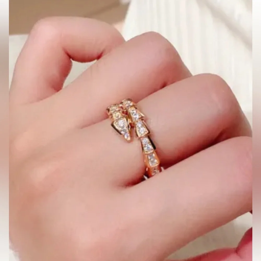 New Beautiful 18k Yellow Gold Over Silver White Sapphires Ring